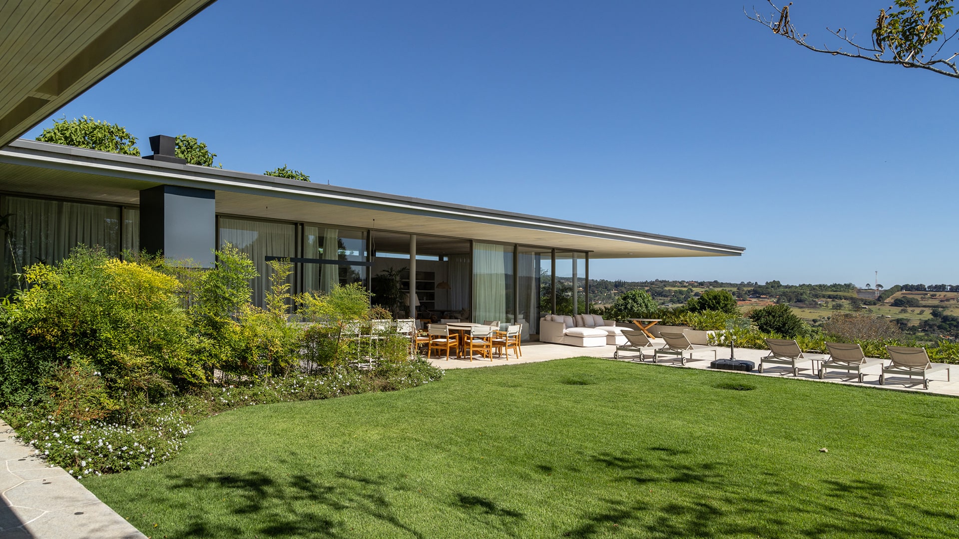Casa Fluir - Sabella Aquitetura - Quinta da Baronesa - Jardim