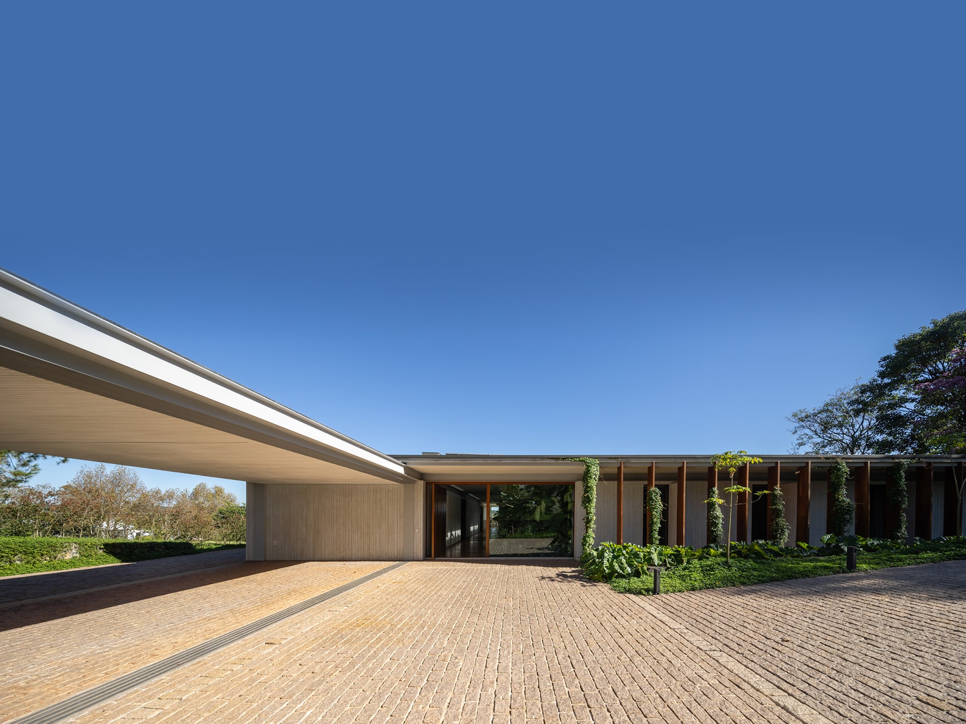 Casa Fluir - Sabella Aquitetura - Quinta da Baronesa - Entrada