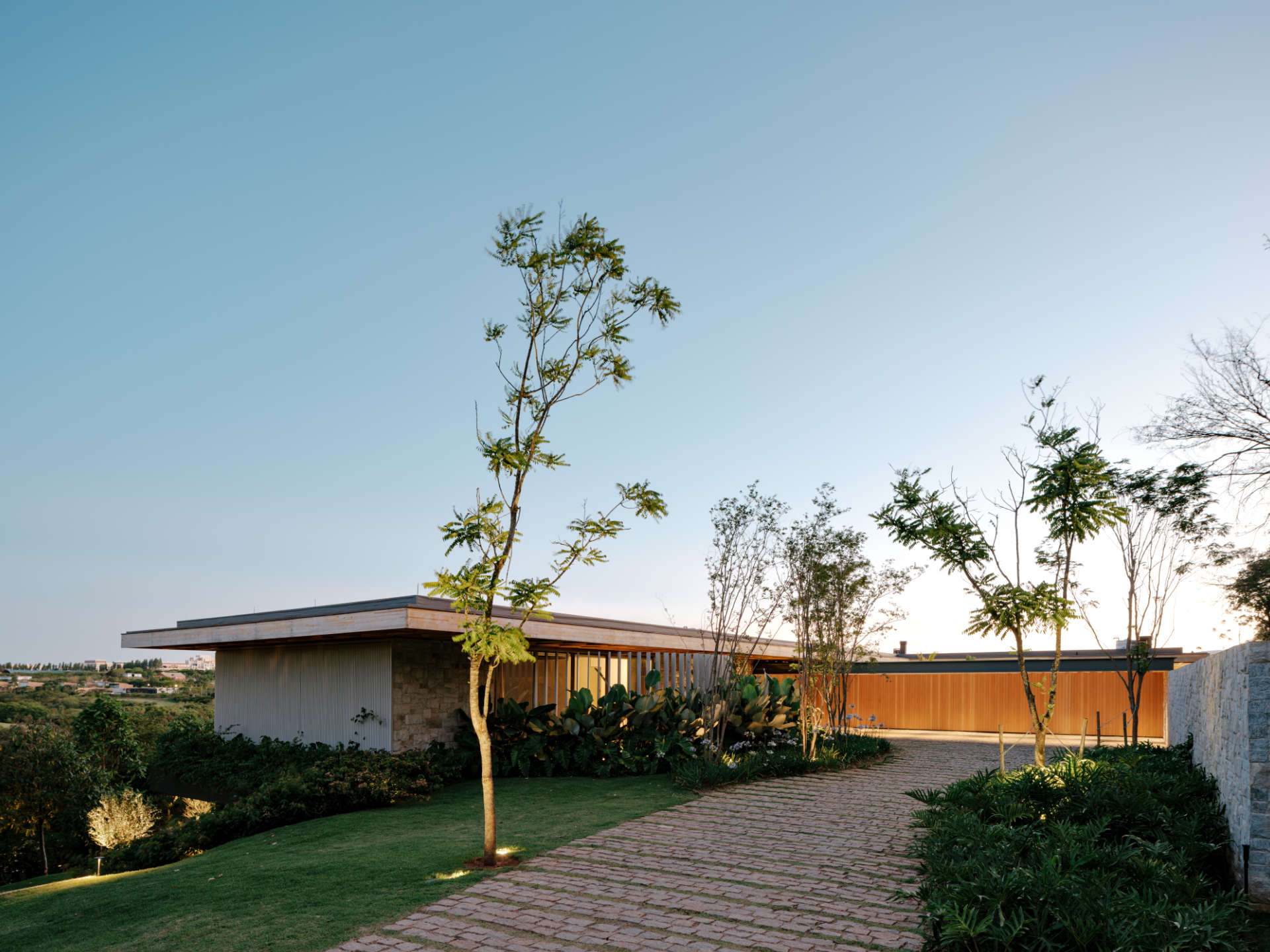 Casa Colméia projetada pela Sabella Arquitetura em Porto Feliz, SP.