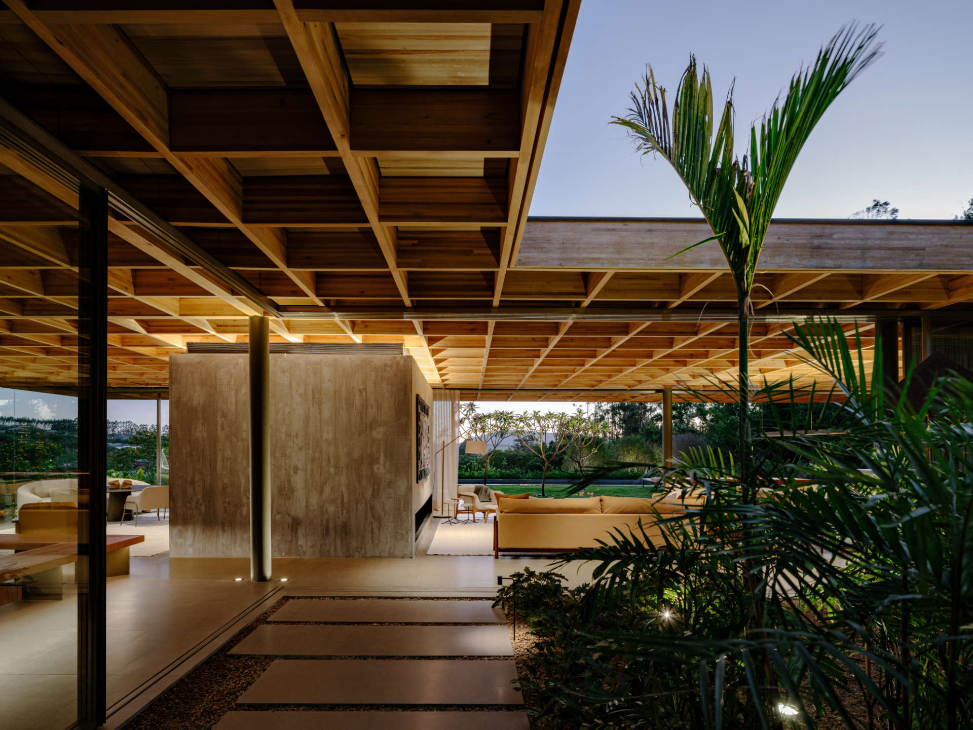 Casa Colméia projetada pela Sabella Arquitetura em Porto Feliz, SP.