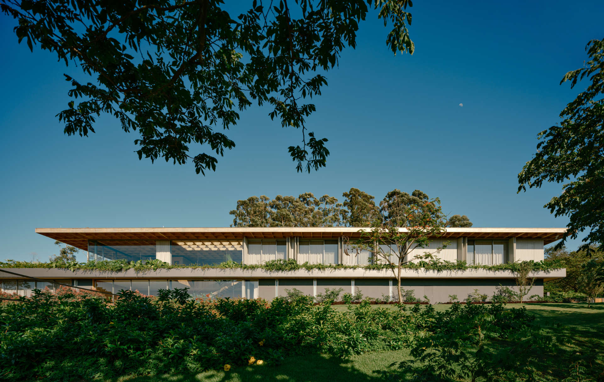 Casa Colméia projetada pela Sabella Arquitetura em Porto Feliz, SP.